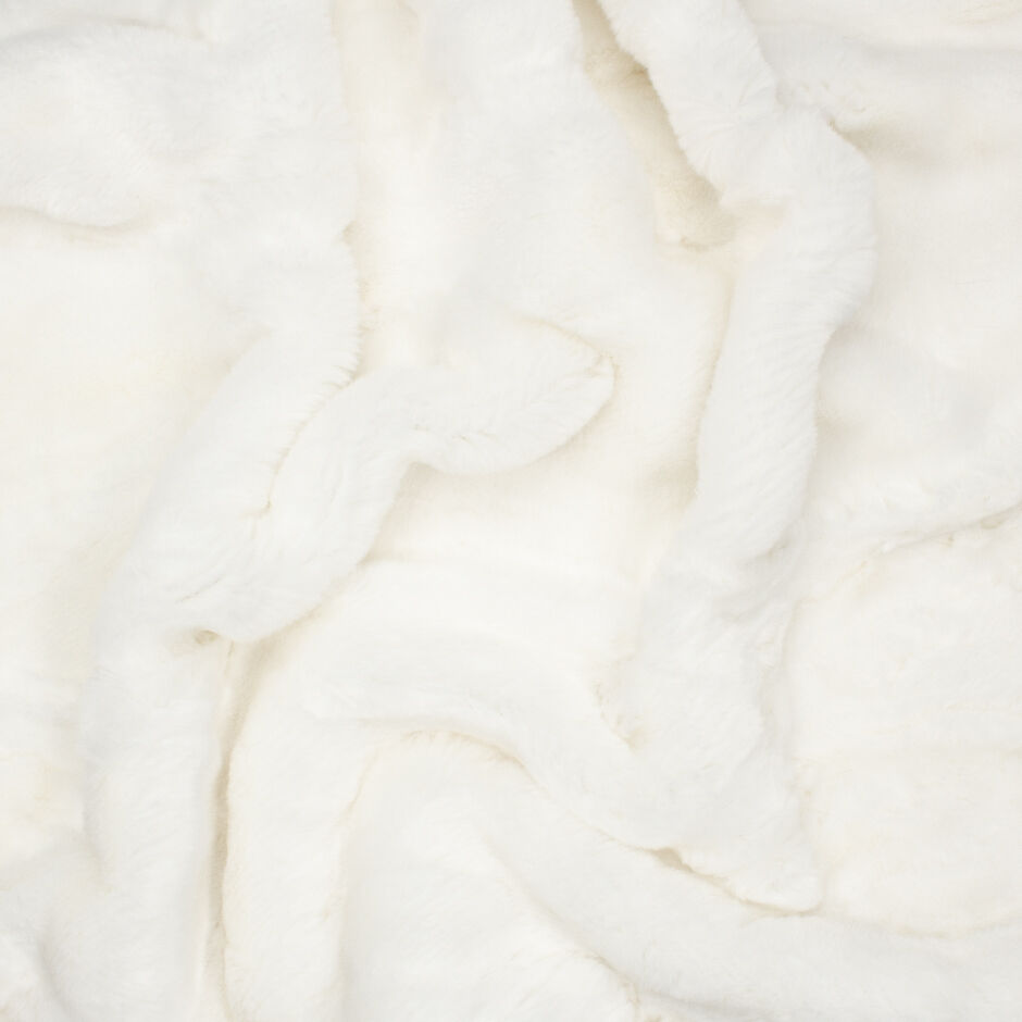 Soft Ivory Mid Pile Faux Fur