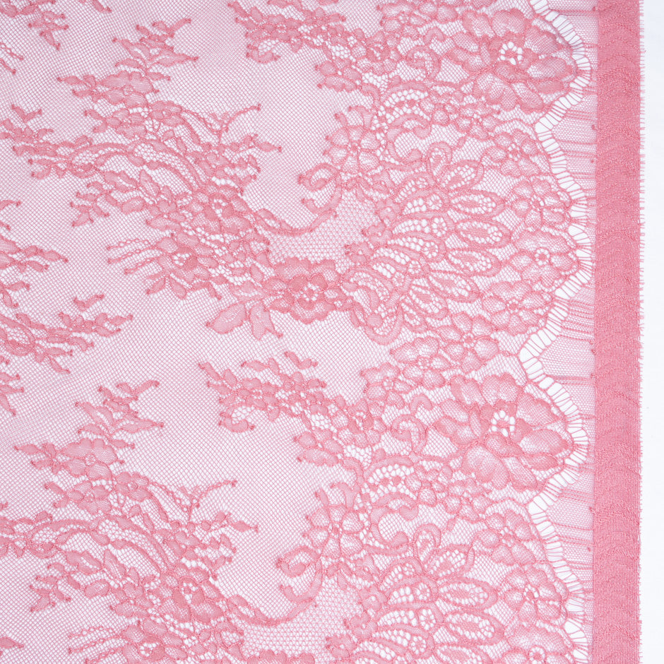 Antique Pink Chantilly Lace (A 2.90m Piece)