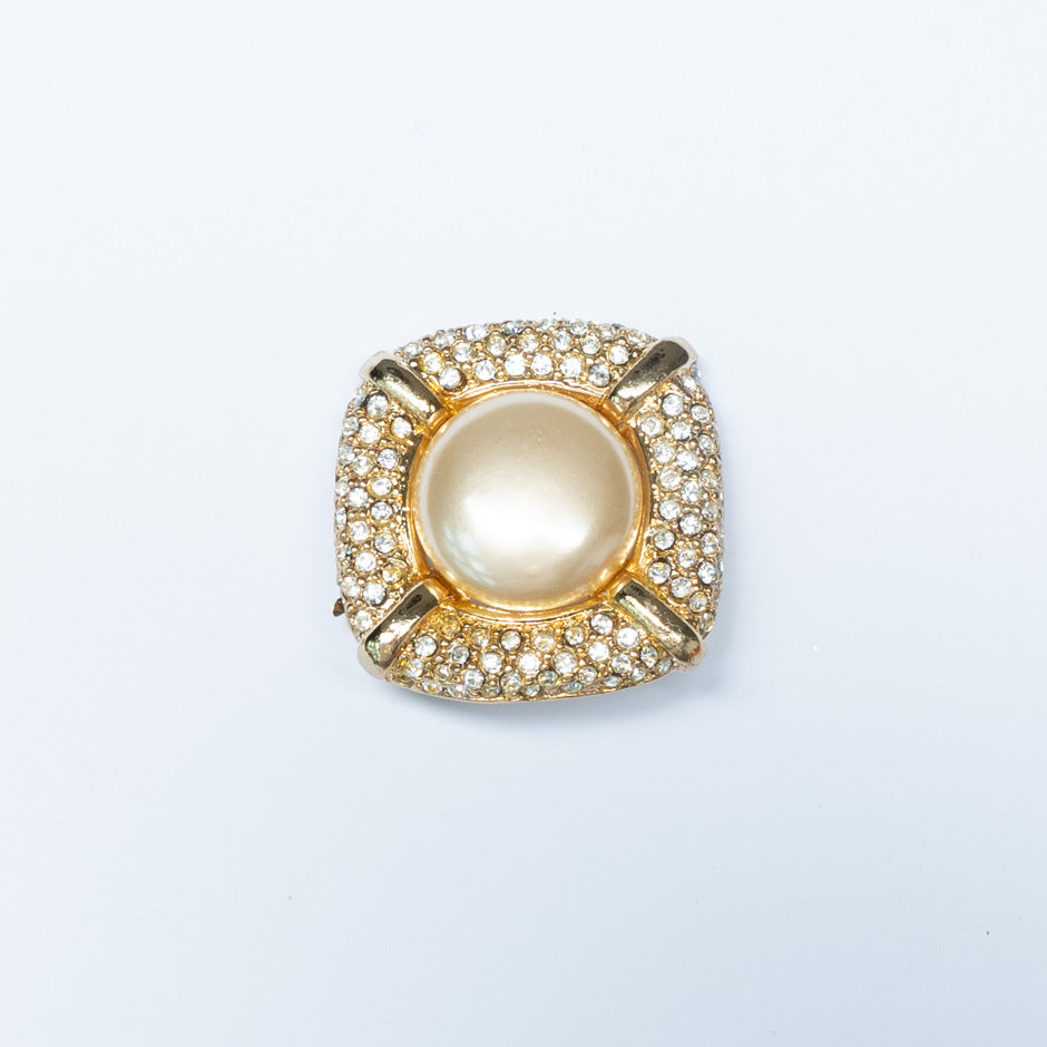 Large Pearl Centre Diamanté Gold Button