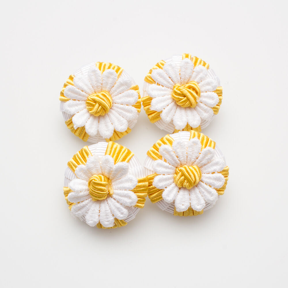 Yellow/White Daisy Button - Medium